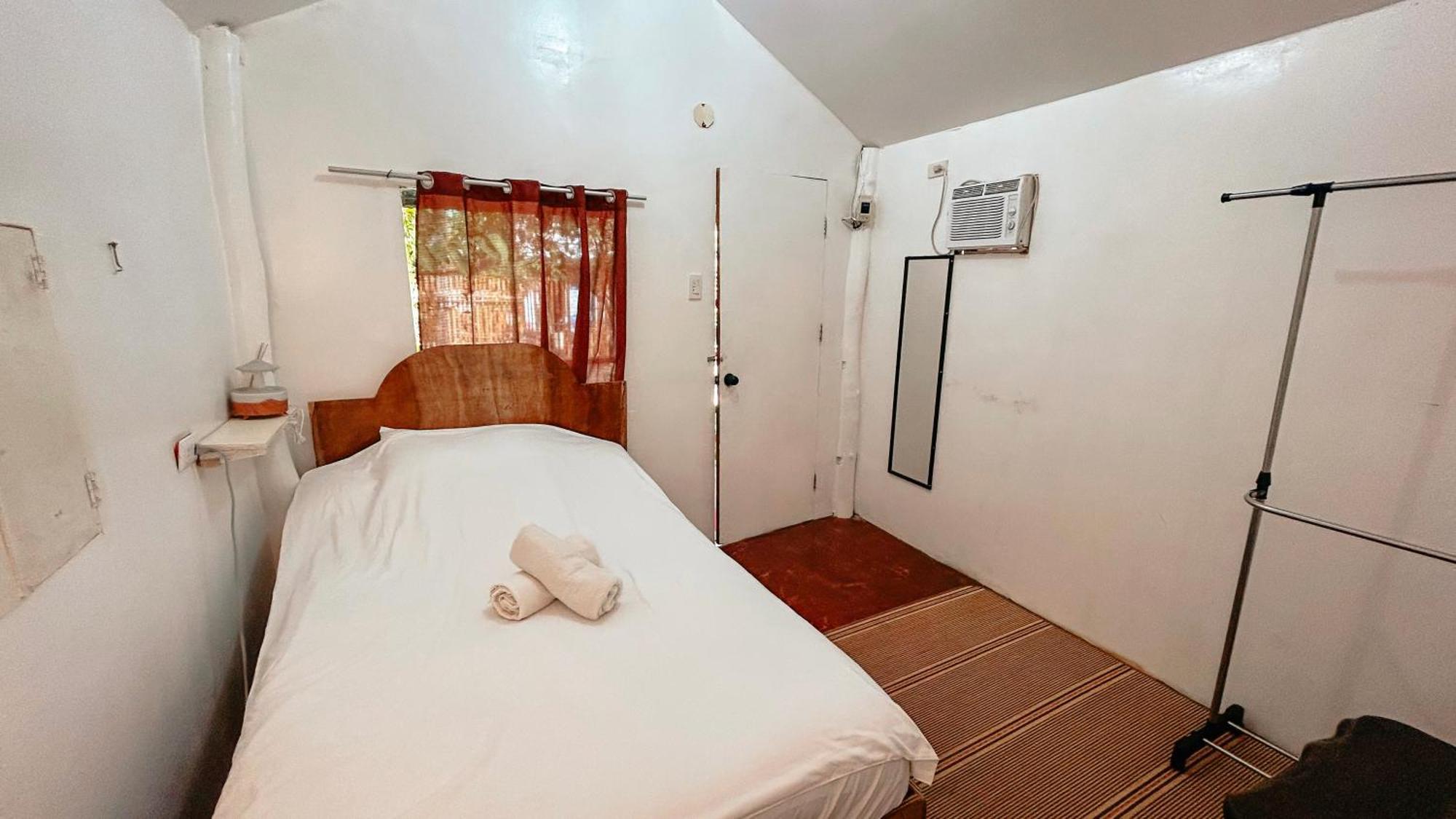Islo Hut Kaliwa Hotel General Luna  Kültér fotó