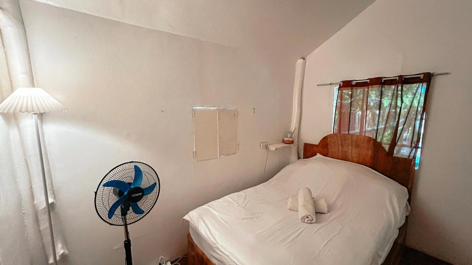 Islo Hut Kaliwa Hotel General Luna  Kültér fotó